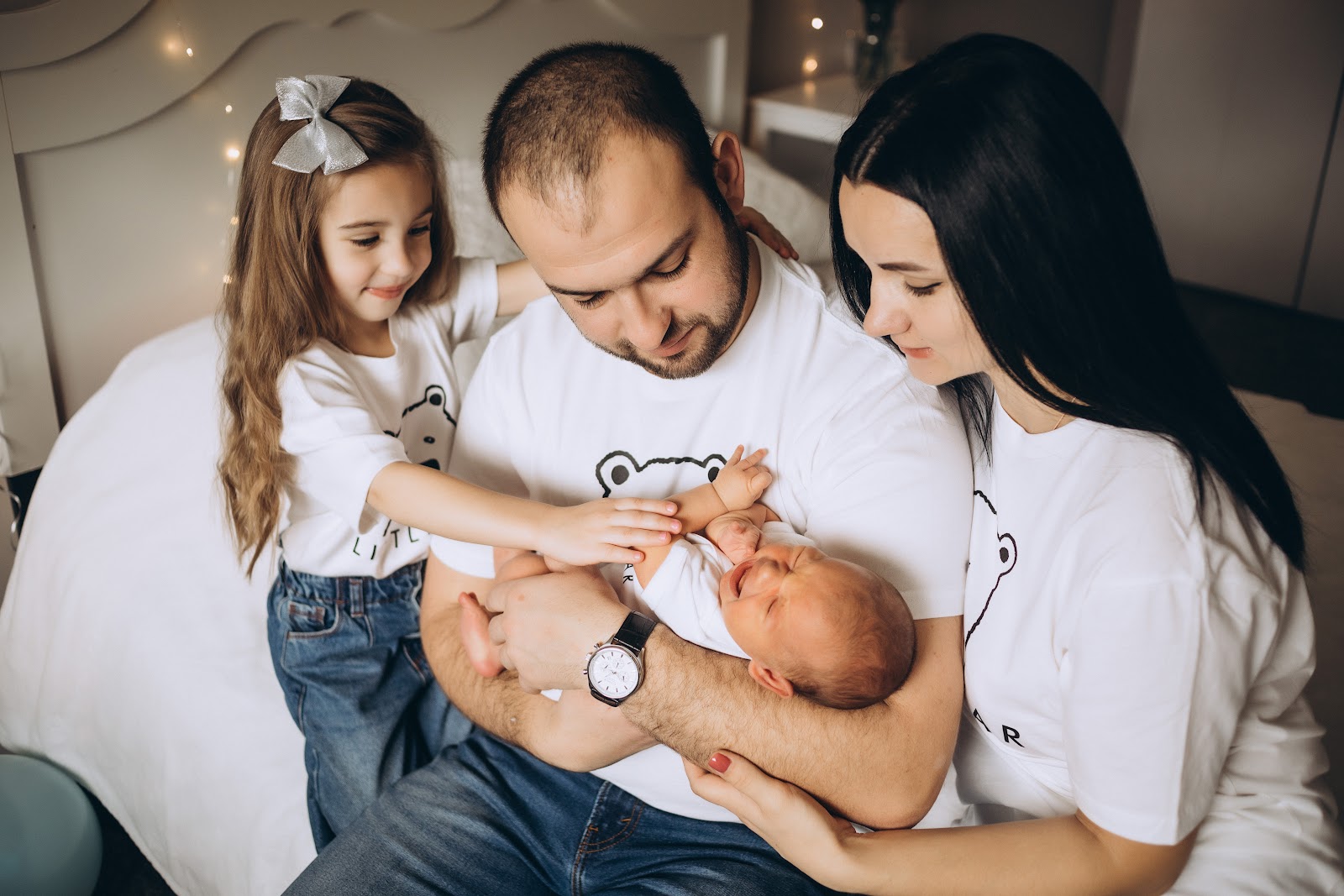 Beautiful lifestyle newborn details — Pittsburgh newborn photography by Valeria Badiu
